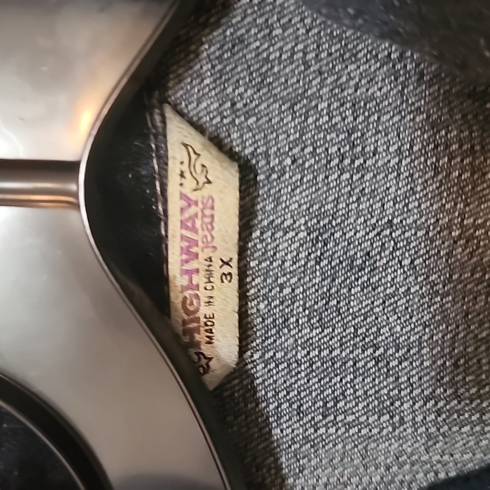 Vest - Picture 3 of 4